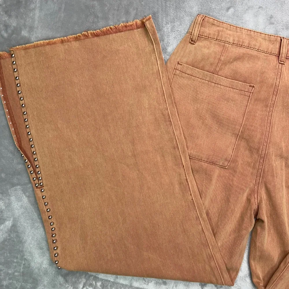 POL Wide Leg Pants Womens Medium Rust Gold Studded Split Hem Raw Edge Boho Jeans